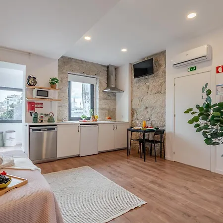 Deskanzo - Raul Doria Aparthotel Porto