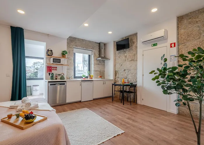 Deskanzo - Raul Doria Aparthotel Porto