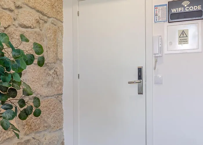 Deskanzo - Raul Doria Aparthotel Porto