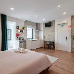 Aparthotel Deskanzo - Raúl Doria 3*