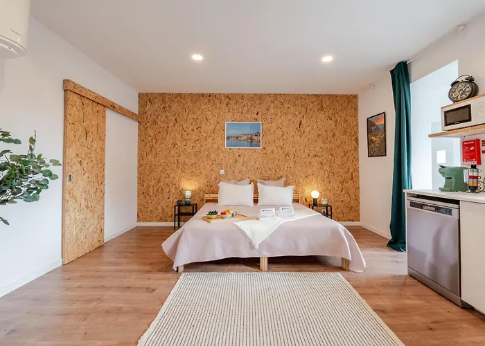 Apartahotel Deskanzo - Raúl Doria